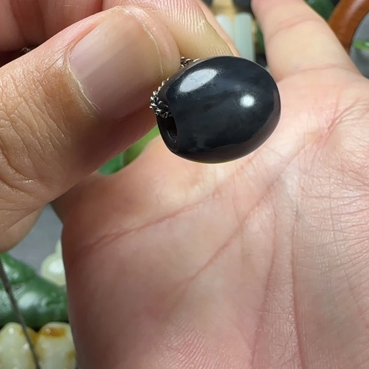 和田玉未镶嵌颈饰定制