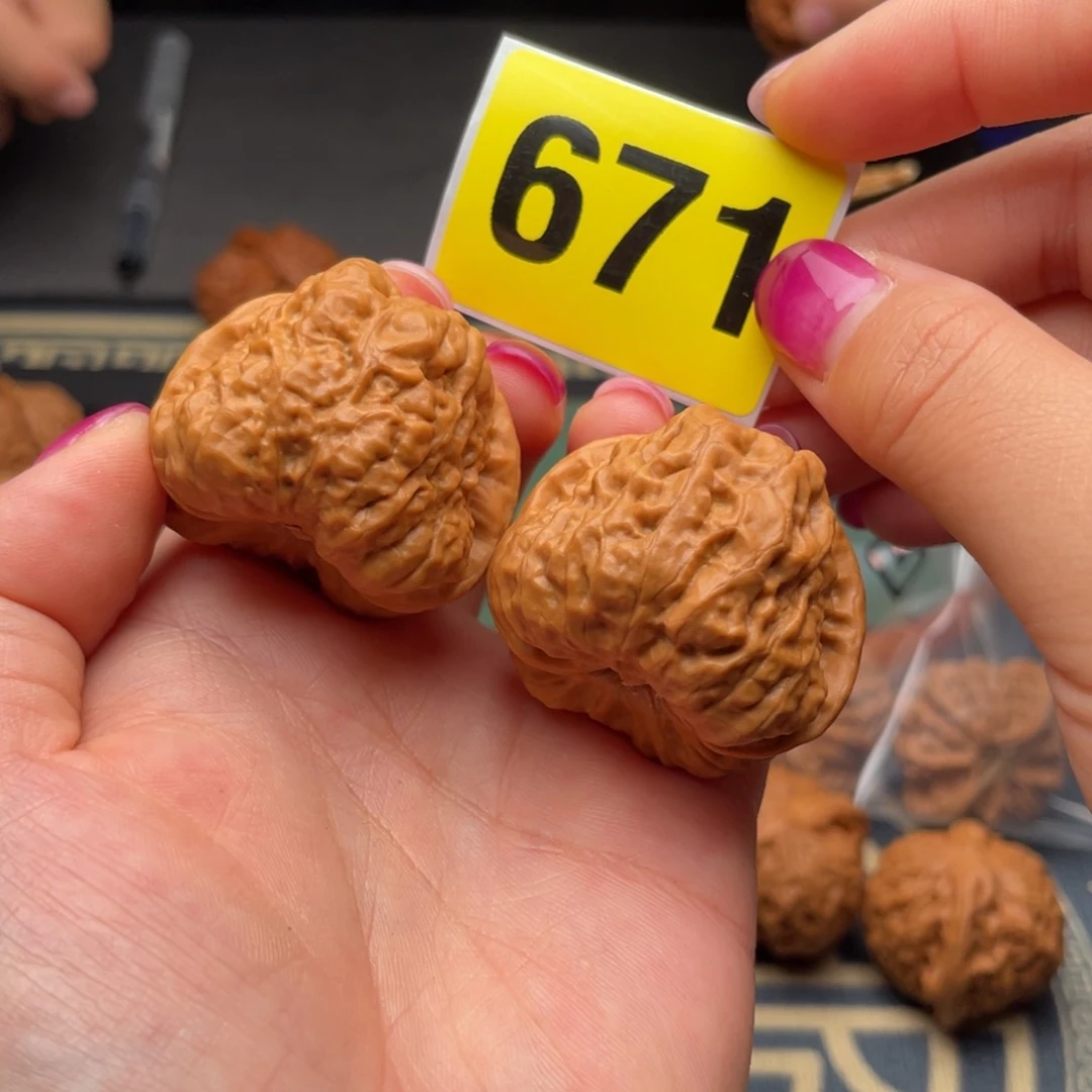 文玩核桃吊坠38蛤蟆头一671号