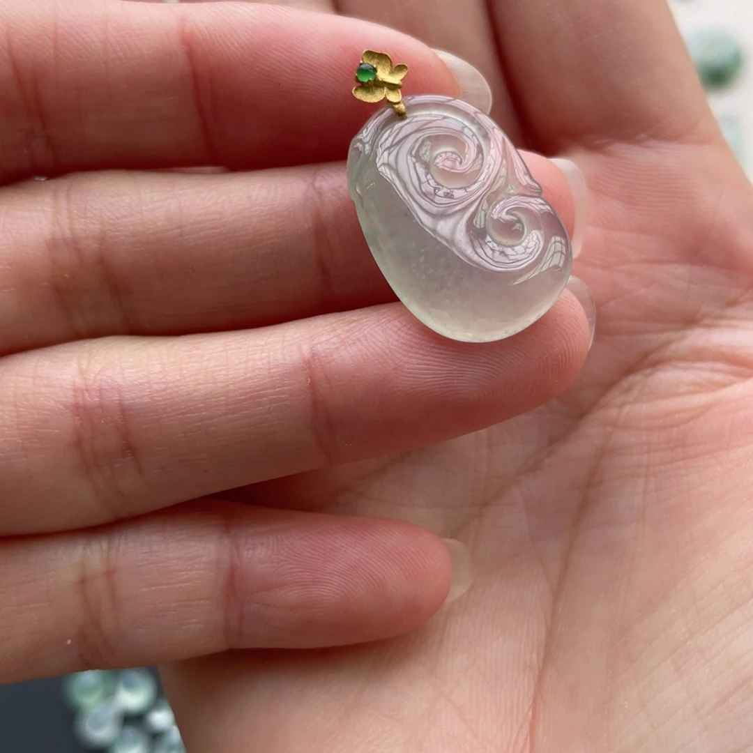 翡翠未镶嵌颈饰金扣如意