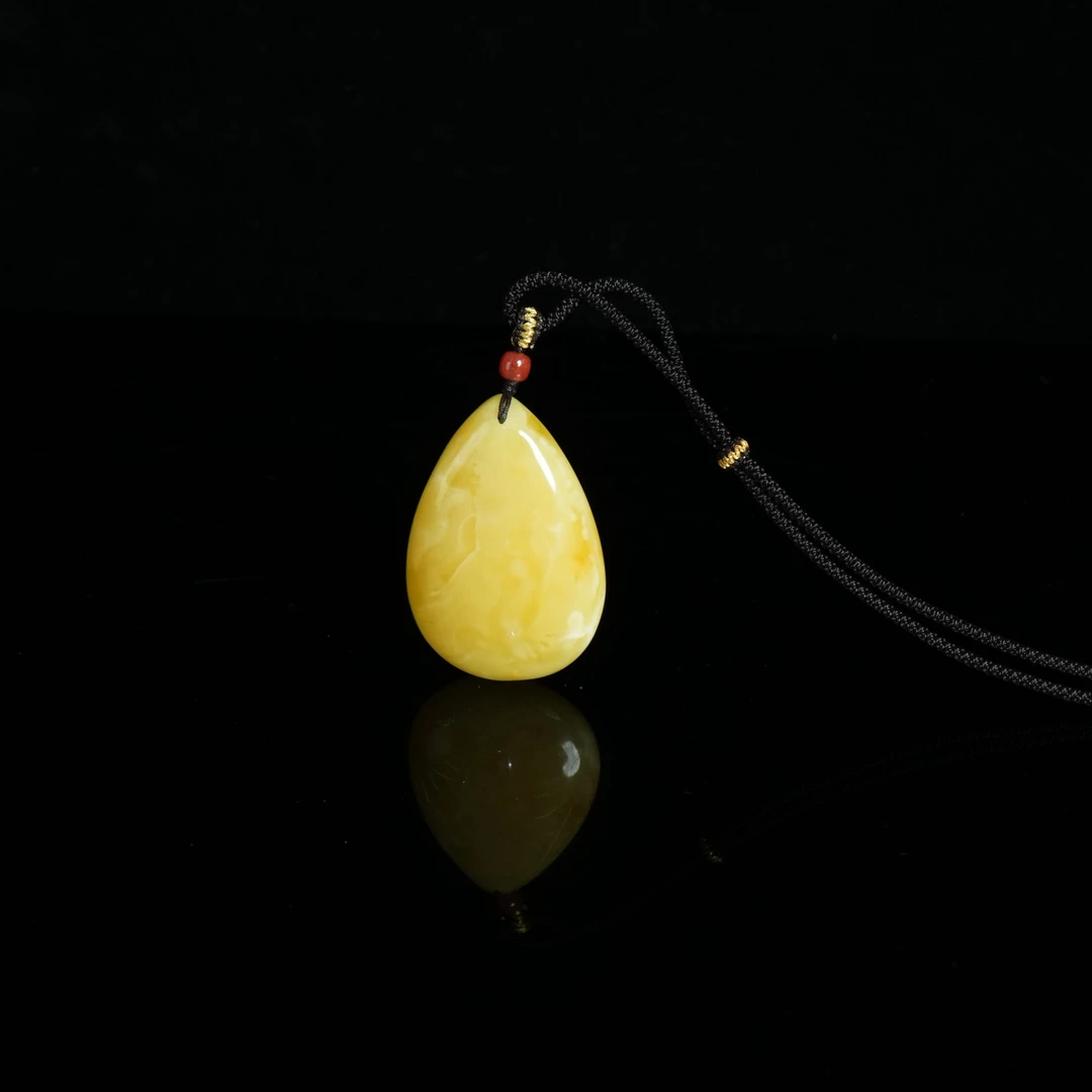 DY-M1180 俄料满蜡吊坠 20.55g