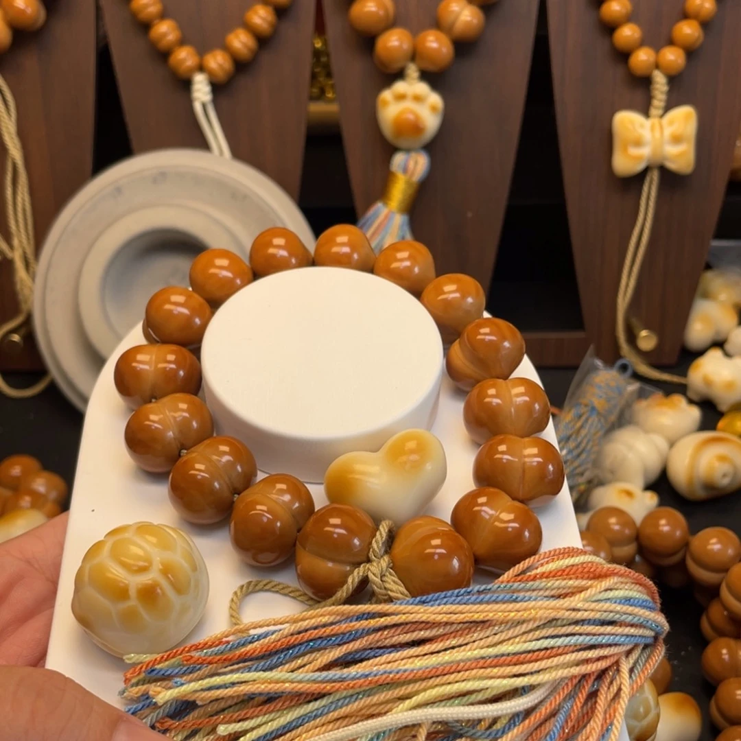 小****猴头核桃吊坠全品屁桃手持