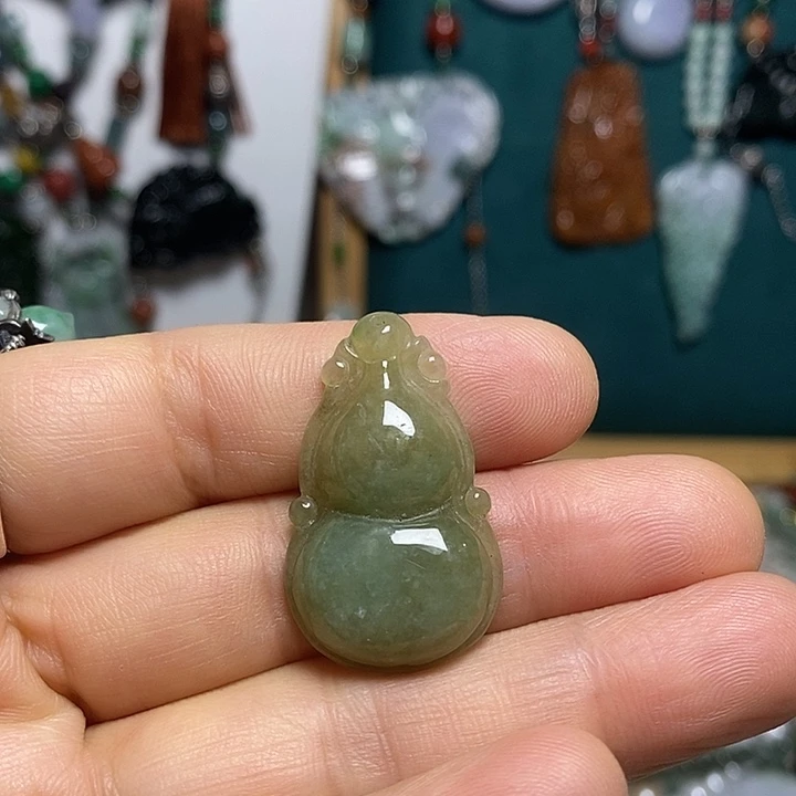 吊坠(赠链)未镶嵌翡翠