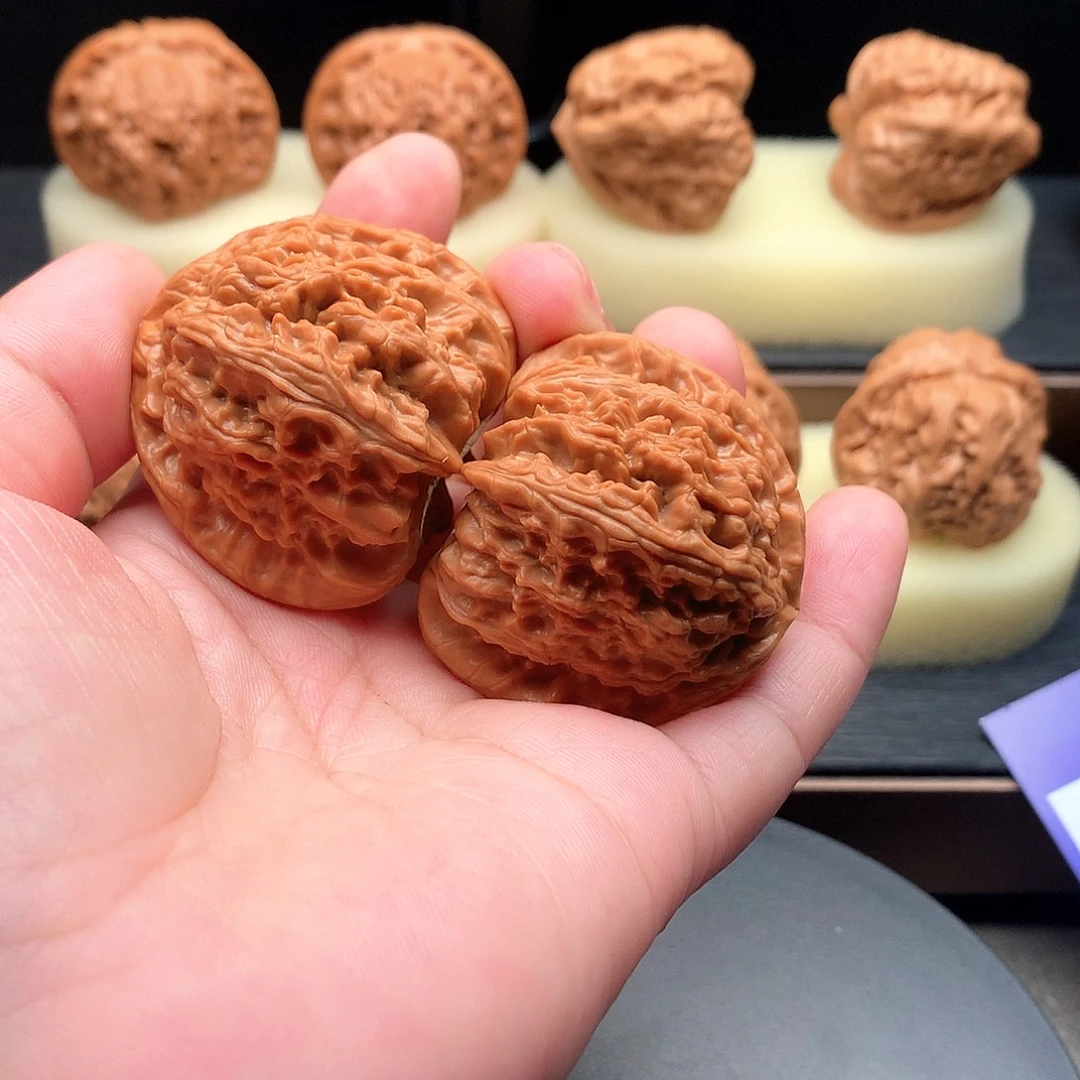 骑***你文玩核桃吊坠418号三角白42+