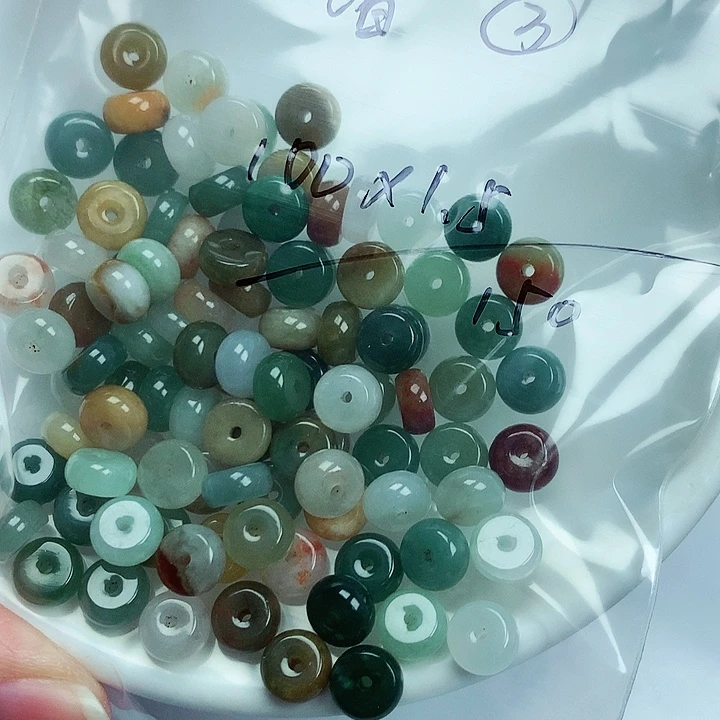 诸***厂翡翠未镶嵌颈饰诸③