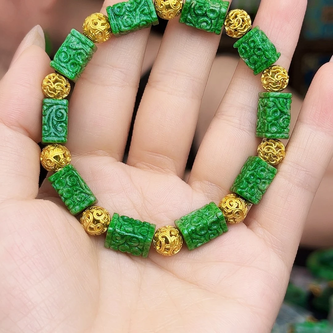 翡翠未镶嵌颈饰多样性