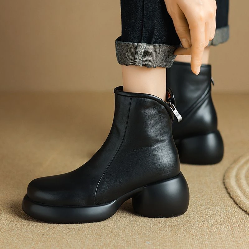 115复古棕色圆头厚底粗跟短靴女洋气马丁高跟增高靴子2024年新款