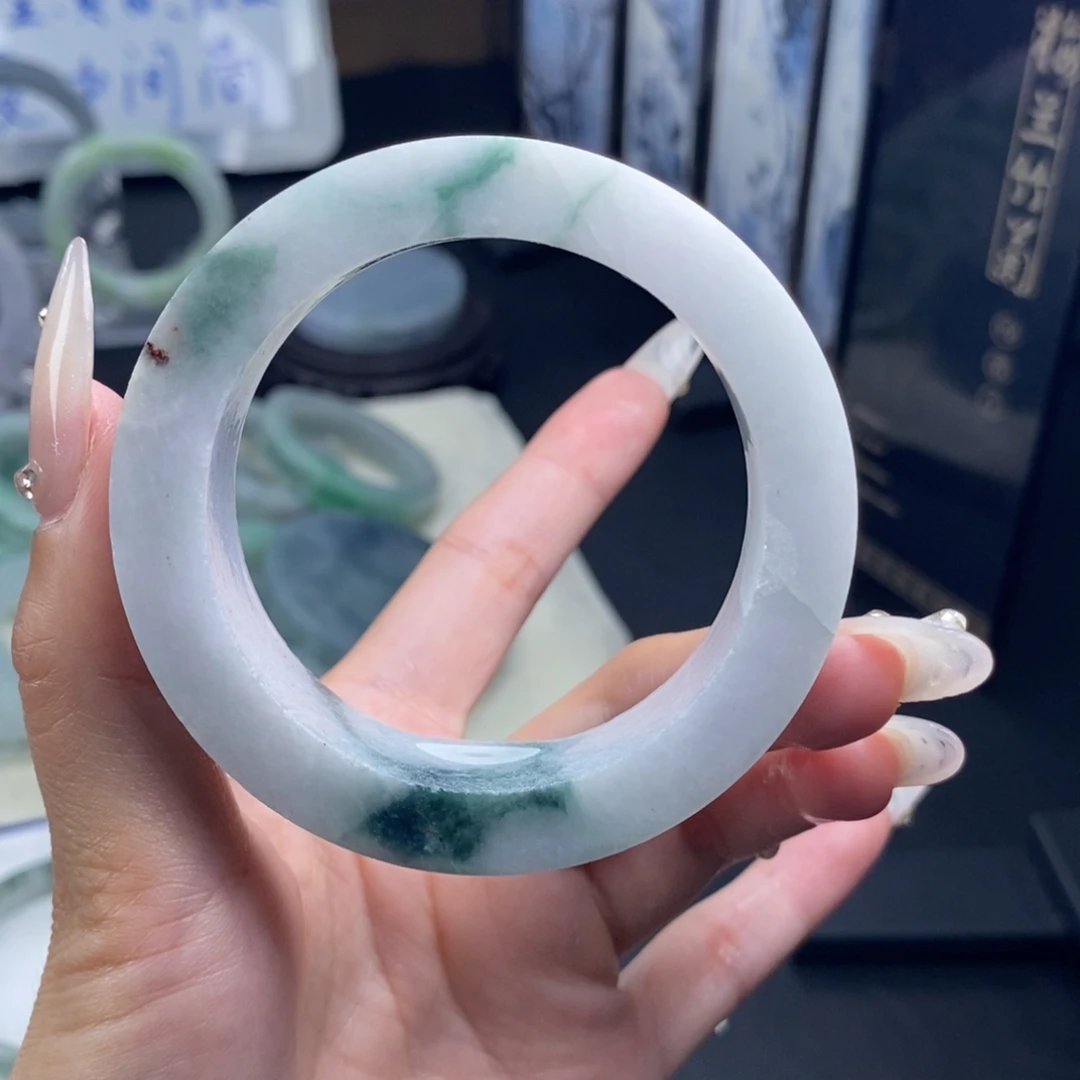 未镶嵌正圈定制翡翠有裂