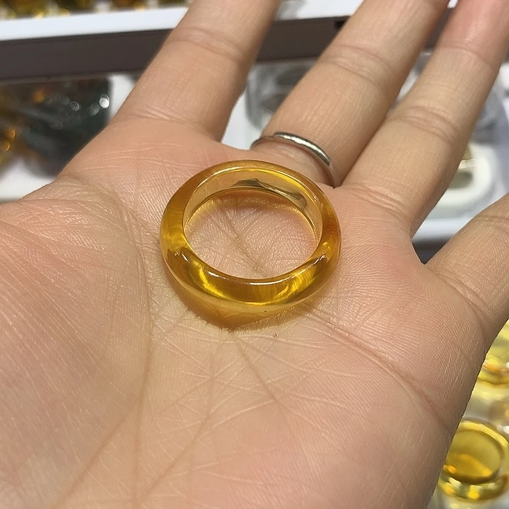 琥珀裸石未镶嵌金兰指环