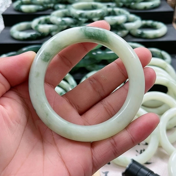 【闪购商品】透闪石-蛇纹石玉未镶嵌手镯