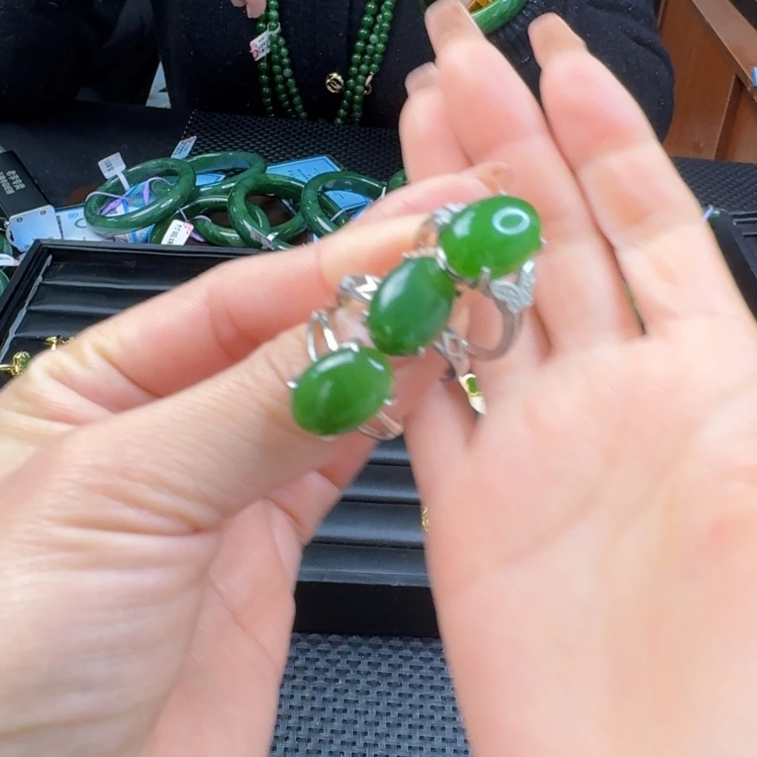 和田玉（碧玉）戒指合金发其一