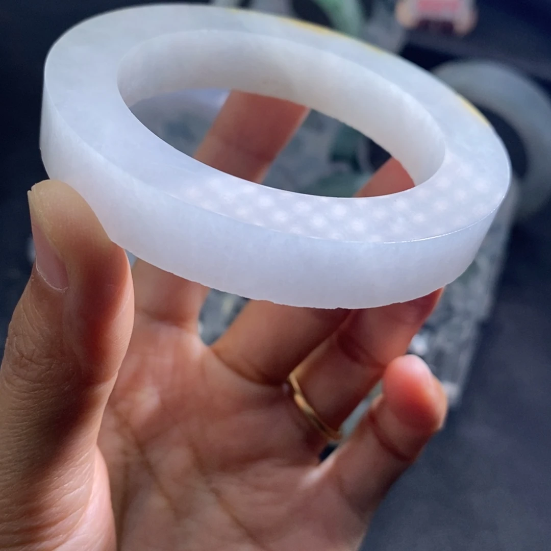 z***z定制翡翠未镶嵌定制手镯