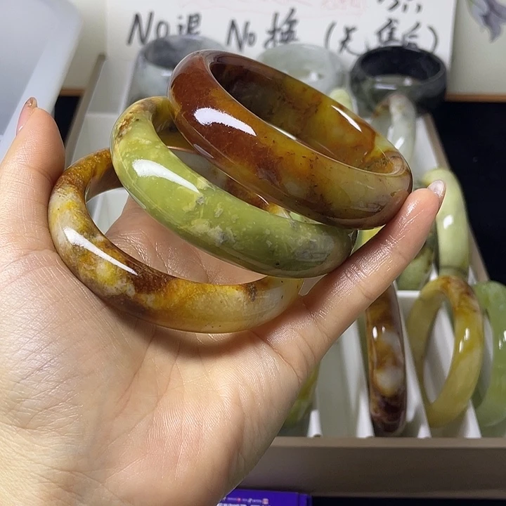 木***兰蛇纹石玉未镶嵌手镯