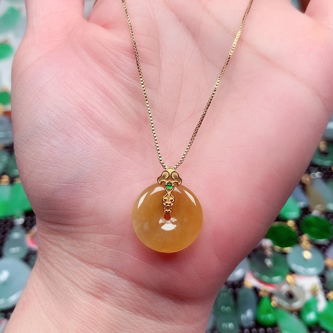 翡翠18K金镶嵌颈饰