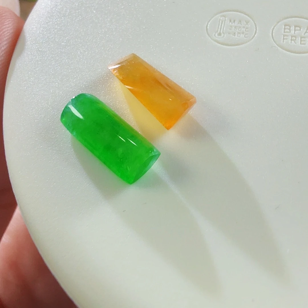 翡翠未镶嵌颈饰裸石