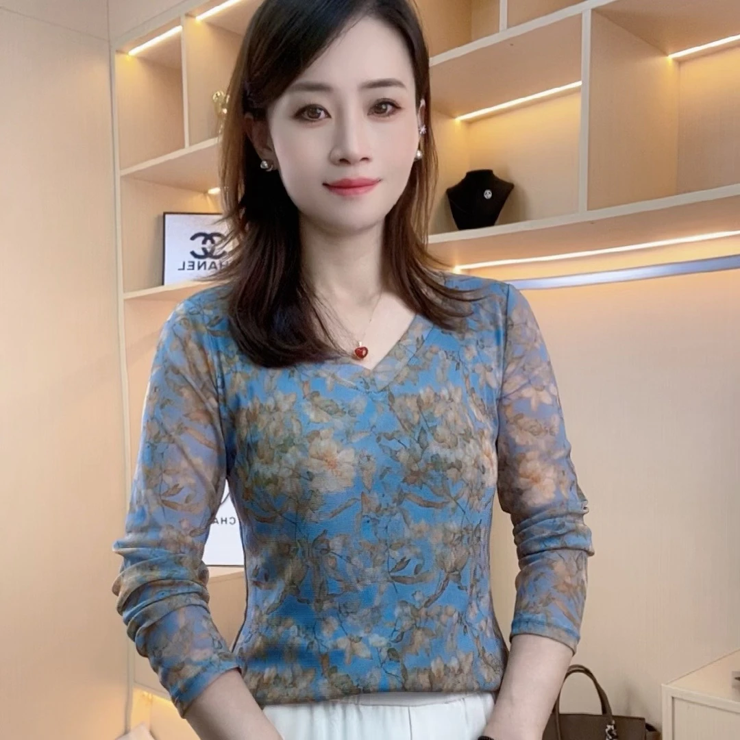网纱V领长袖t恤女2025秋季新款修身打底衫碎花遮肚弹力T恤高级感