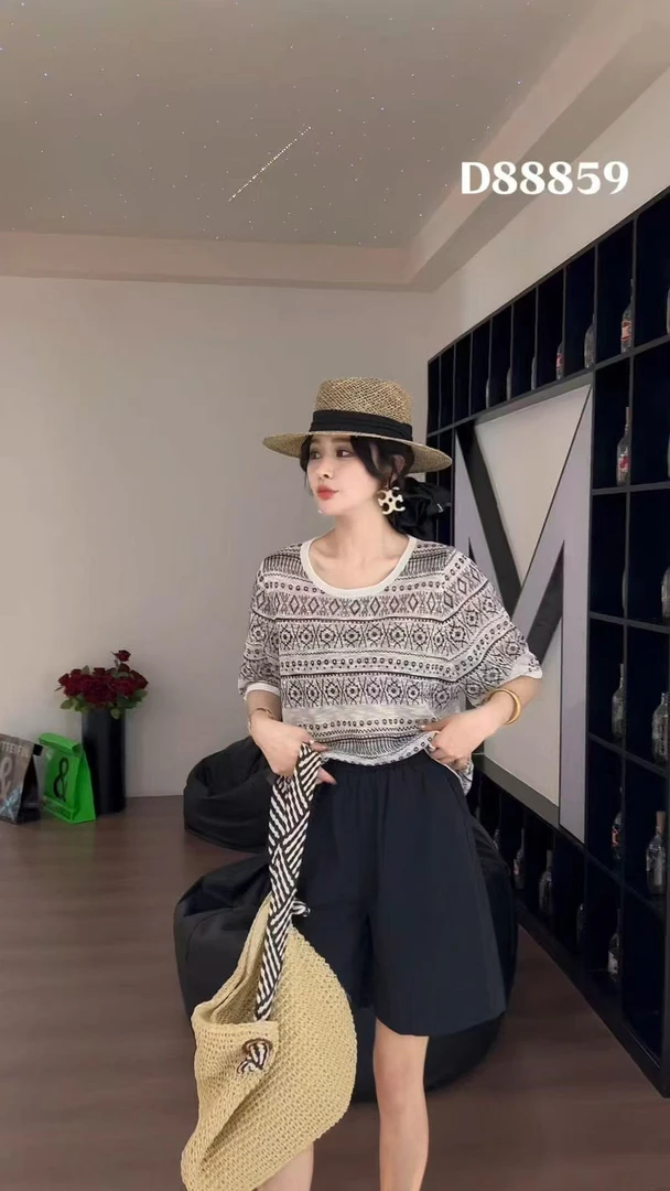 2025广州丹丹夏季新款简约韩版针织半袖