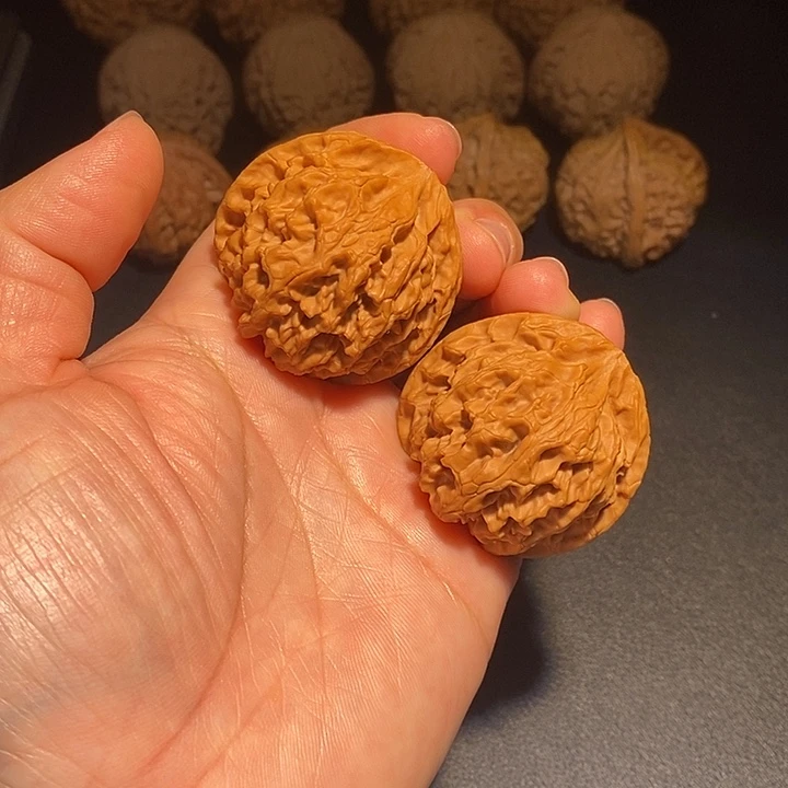 文玩核桃吊坠苹果