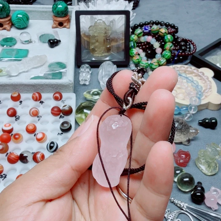 未镶嵌颈饰水晶水晶