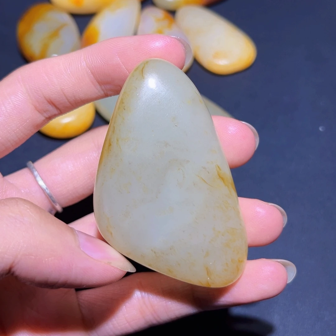 和田玉未镶嵌珠宝奇石