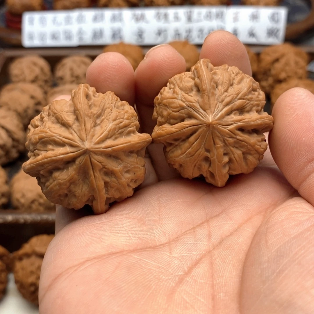 路***下文玩核桃吊坠40尺 全品平谷凹底正四棱 46