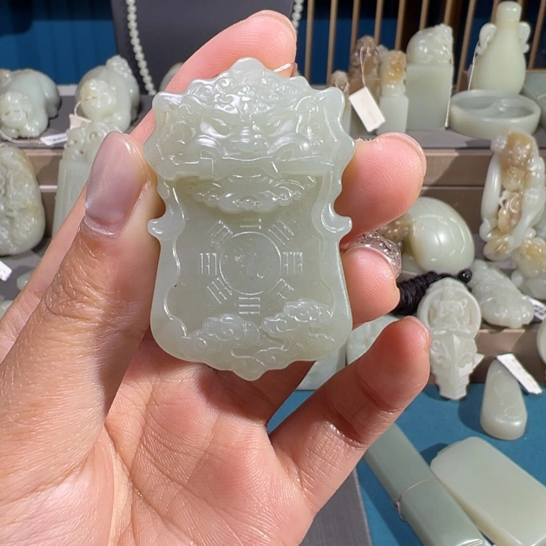 和田玉（糖玉）未镶嵌颈饰