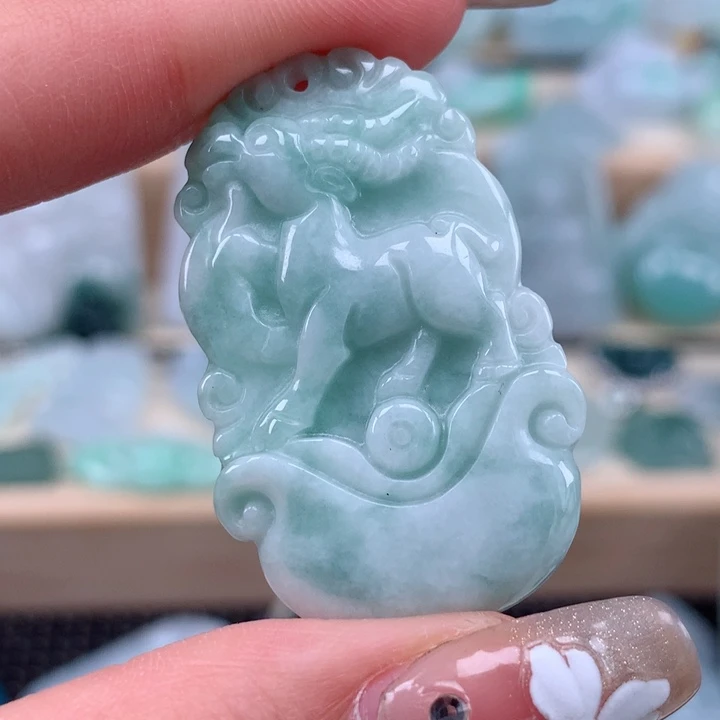 翡翠未镶嵌颈饰翡翠