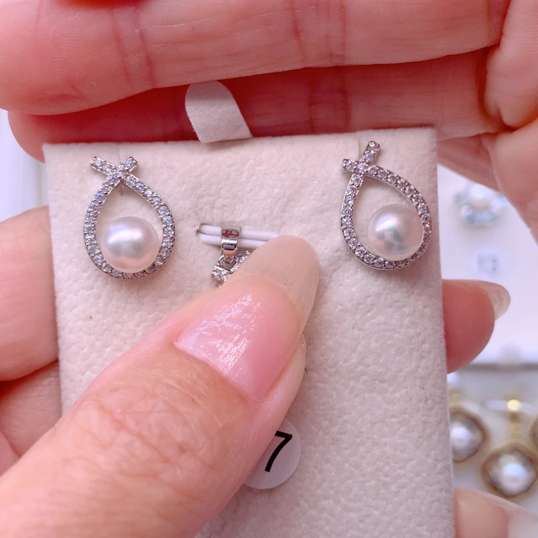 合金淡水珍珠耳饰