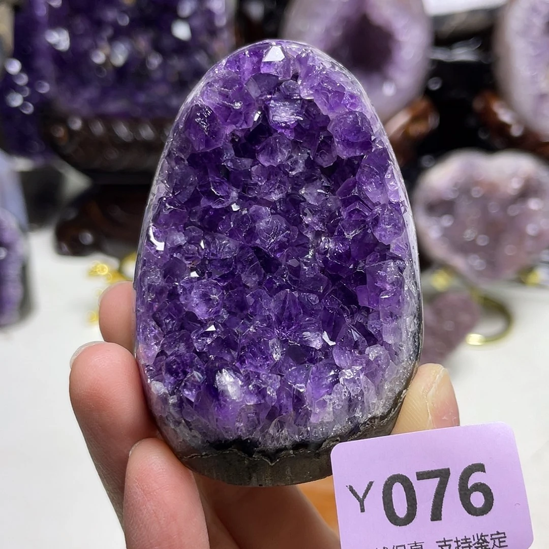 紫晶摆件未镶嵌晶震带窝窝
