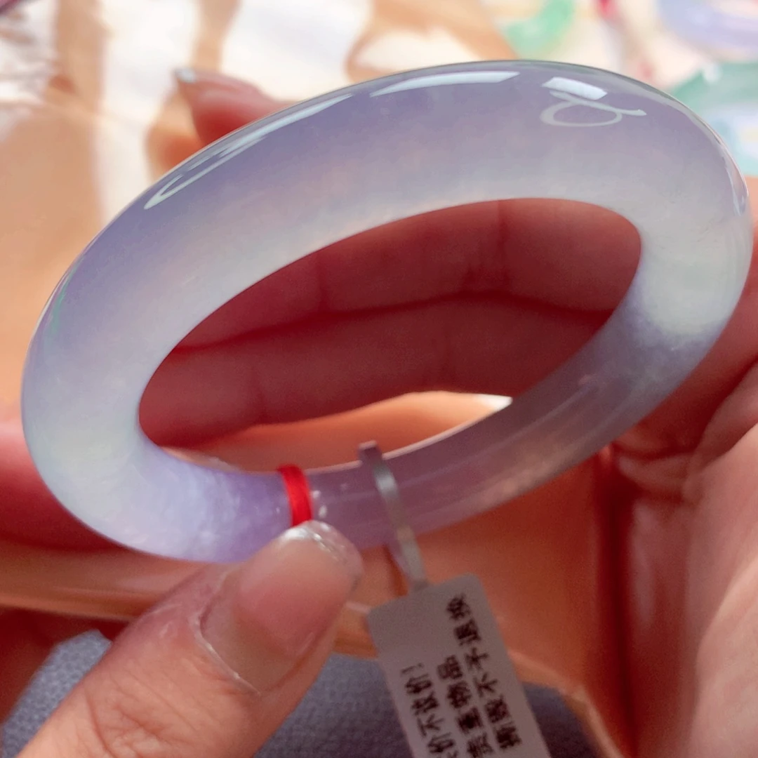 翡翠未镶嵌手镯（圆镯）师妹52.7胖圆幻彩天花板（33号）