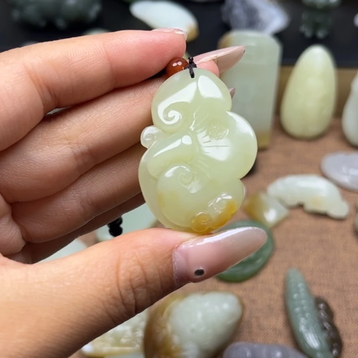 和田玉未镶嵌颈饰