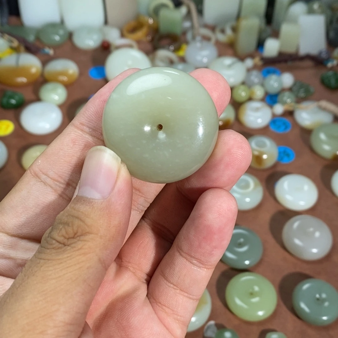 和田玉未镶嵌吊坠(不含链)