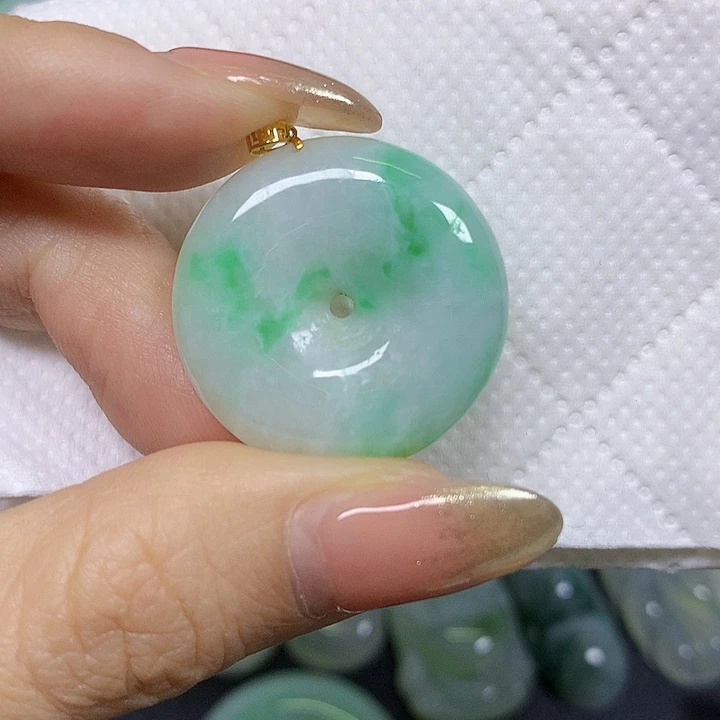 翡翠18K金镶嵌颈饰挂件