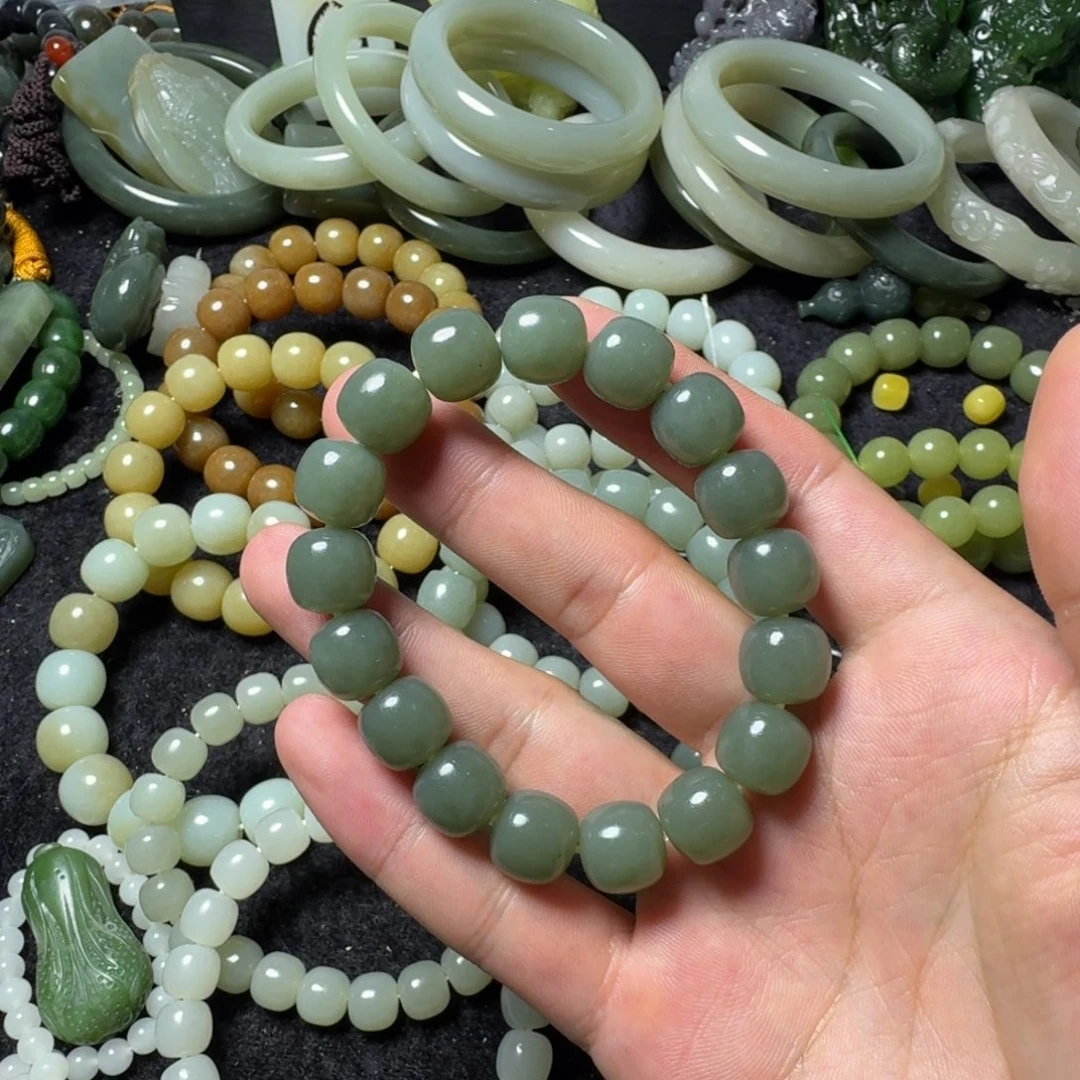 和田玉未镶嵌手串