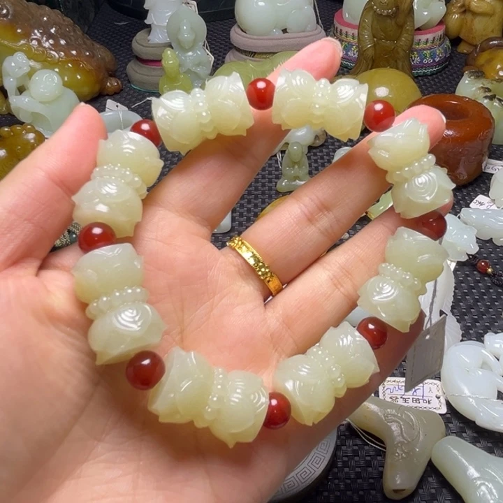 和田玉（糖玉）未镶嵌颈饰
