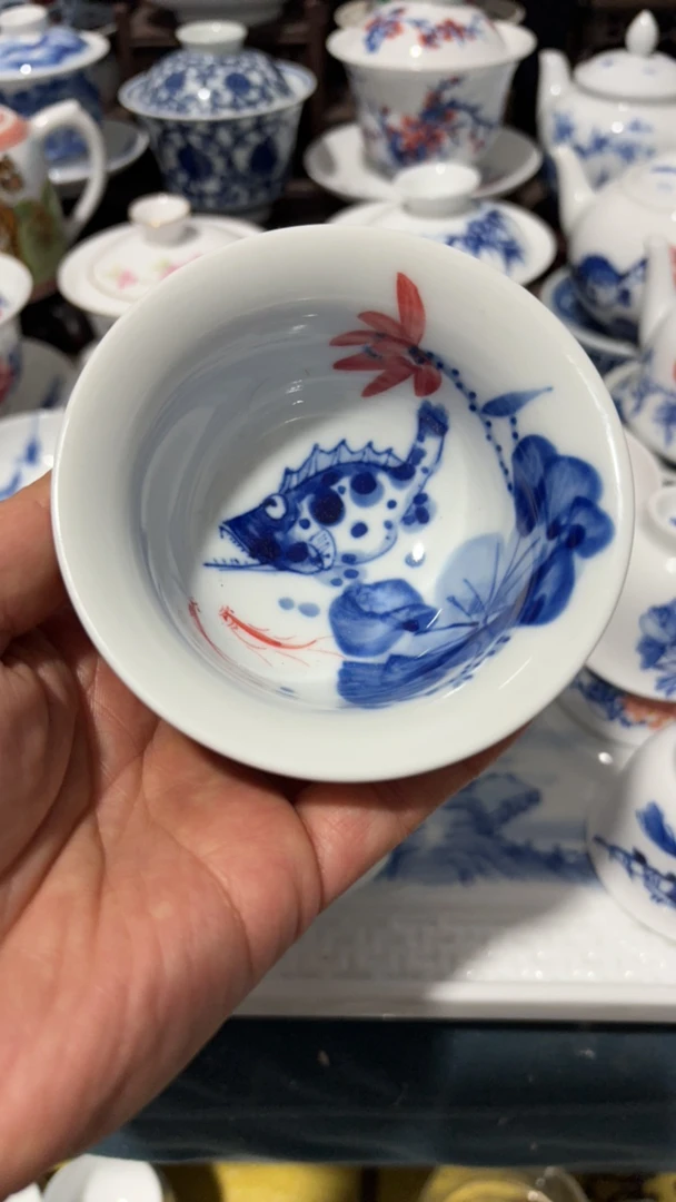 景德镇手绘鳜鱼杯