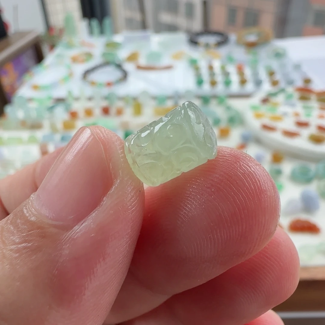 未镶嵌定制翡翠定制翡翠毛货不退不换