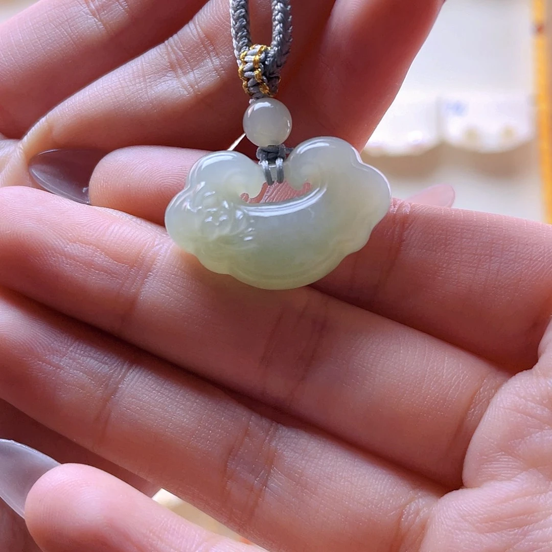 和田玉吊坠(赠链)未镶嵌繁**静