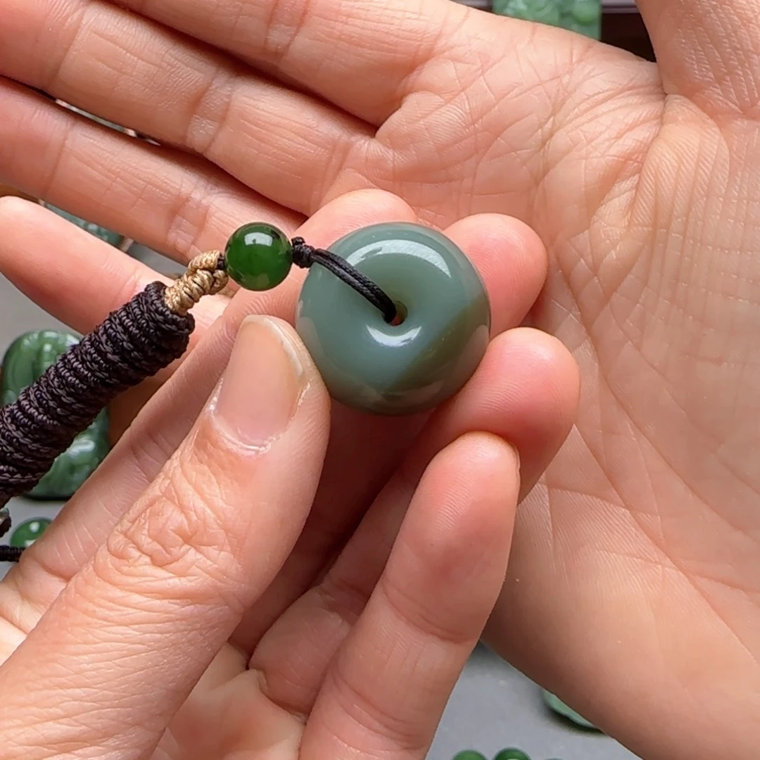 未镶嵌和田玉挂件