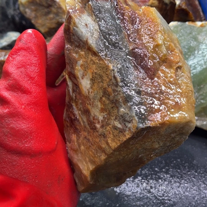 透闪石-蛇纹石玉珠宝奇石未镶嵌