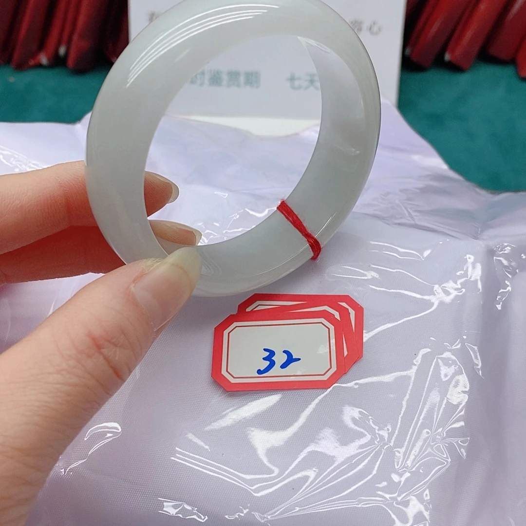 翡翠手镯未镶嵌哼*322222222