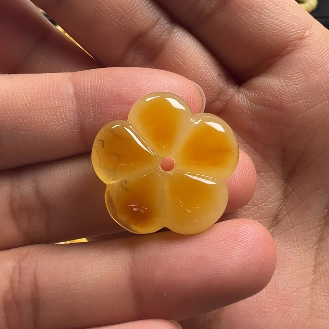 蜜蜡颈饰未镶嵌五瓣花吊坠（微瑕漏）