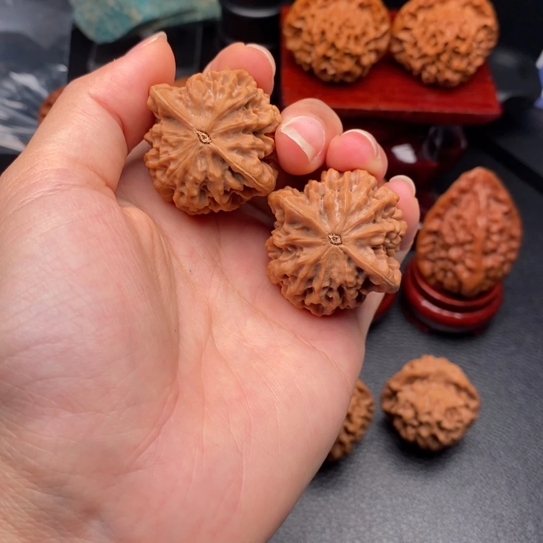 星***e核桃秦岭文玩核桃