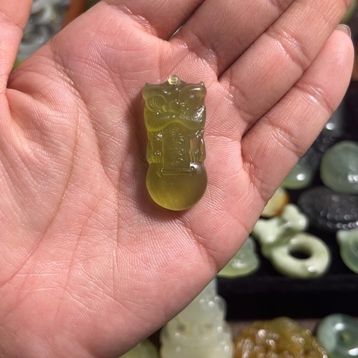 合金蛇纹石玉颈饰