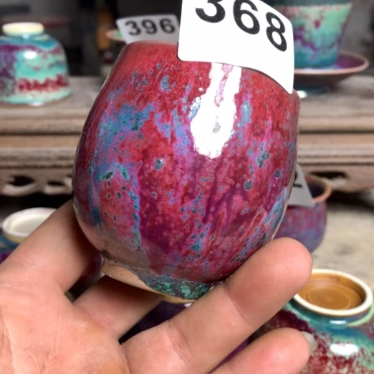 钧瓷的制作方法是用陶瓷材料