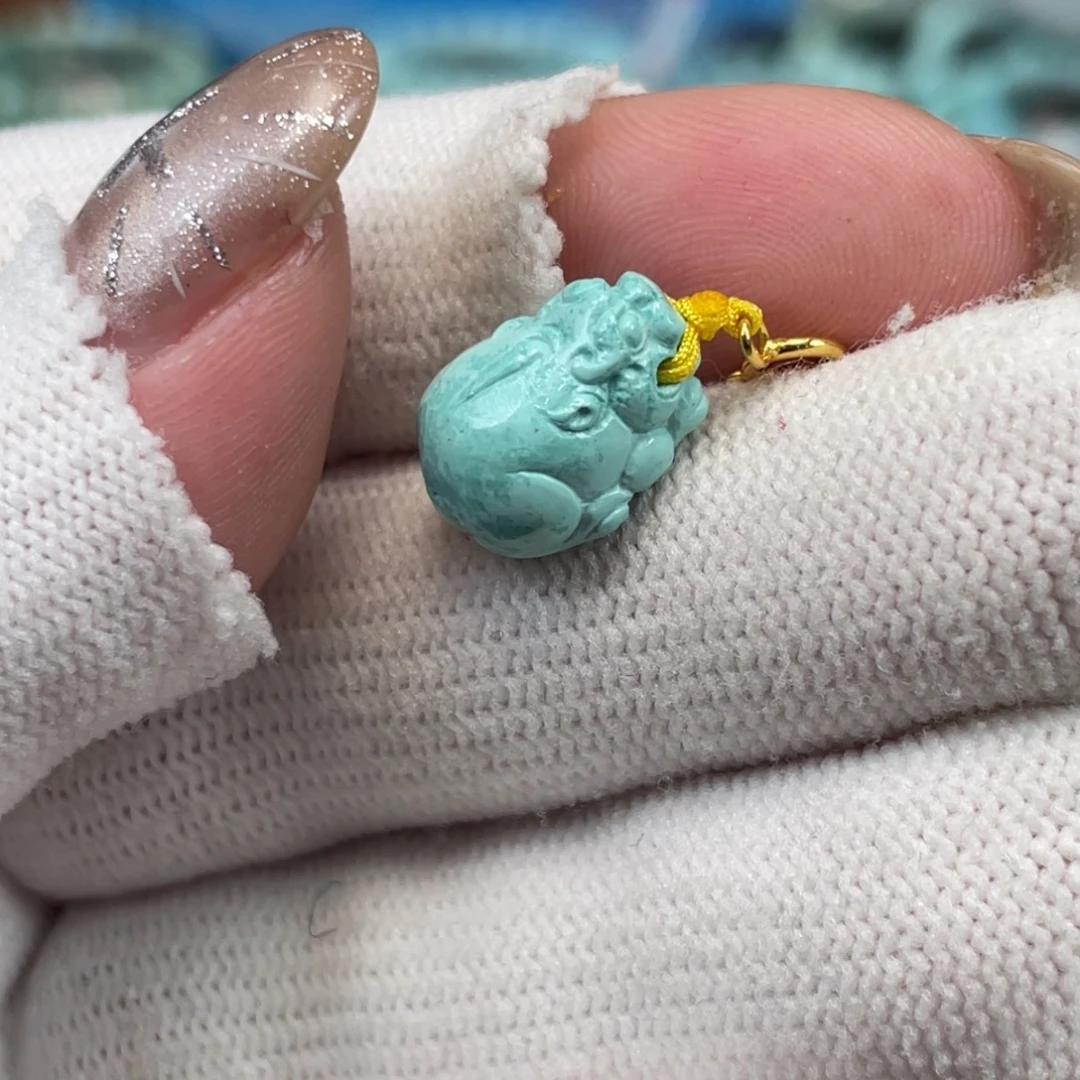 绿松石未镶嵌挂件