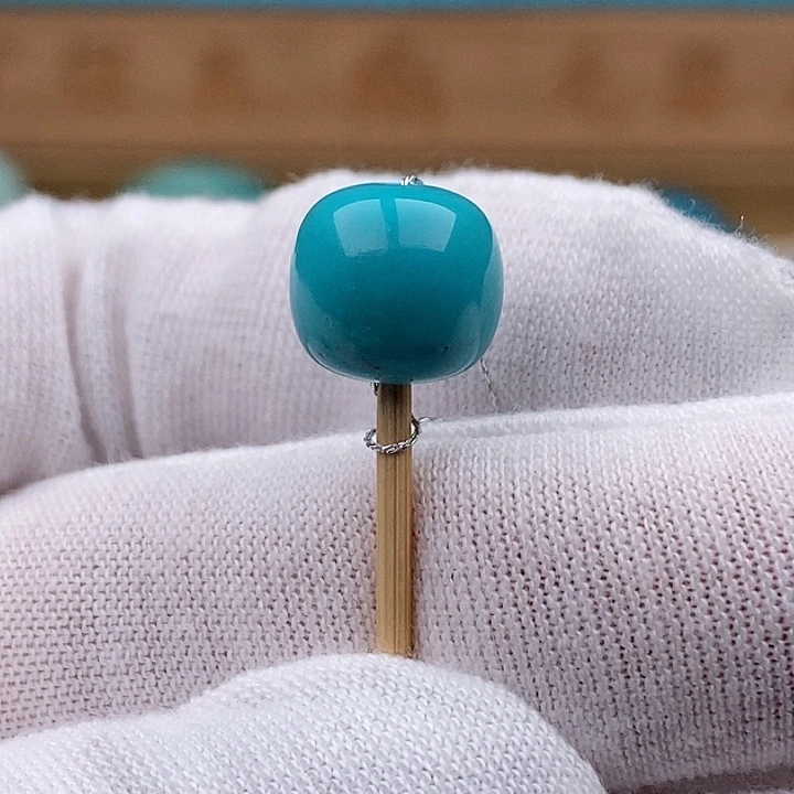 T***营绿松石未镶嵌珠宝奇石