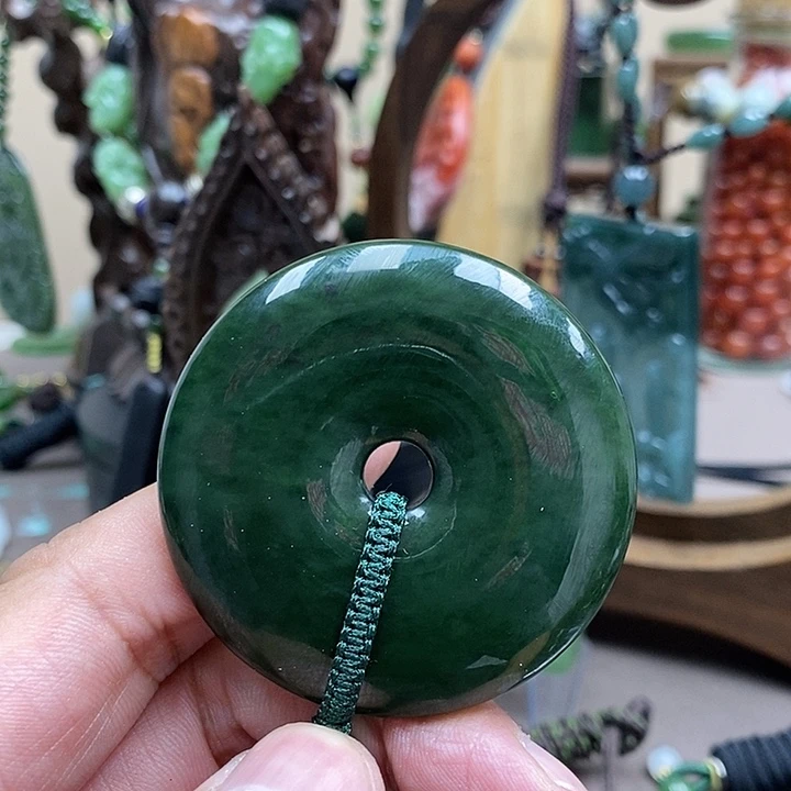 和田玉（碧玉）未镶嵌颈饰