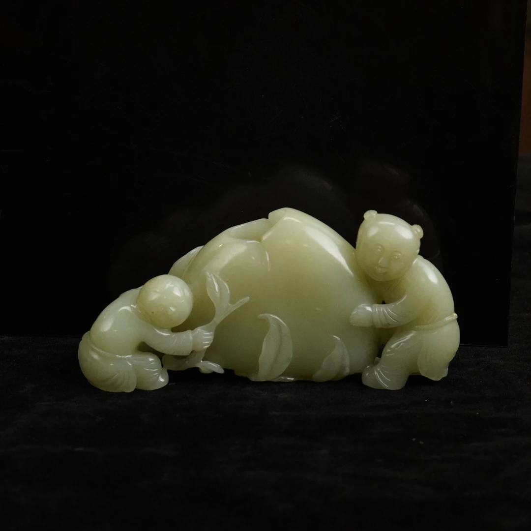 【清】白玉童子献寿水洗（高7cm宽13.2cm重356g）