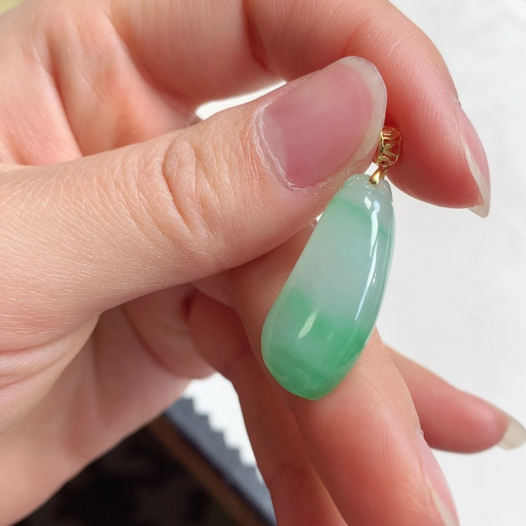 翡翠18K金镶嵌吊坠(赠链)26.8-11.7-5.9