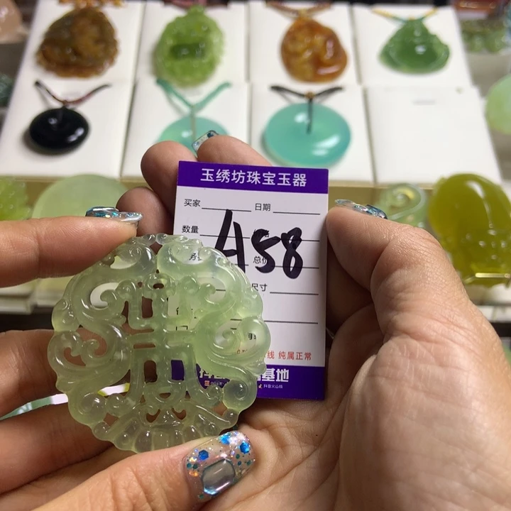 【闪购商品】蛇纹石玉未镶嵌颈饰